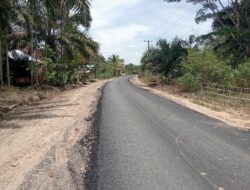 Kualitas Peningkatan Jalan Akses Desa Campursari ke Tegal Sari Diduga Bisa Diangkat Pakai Tangan