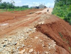 Pemerintah Kemana Jalan Puncak Kemuning Rusak ,Diduga Gagal Perencanaan