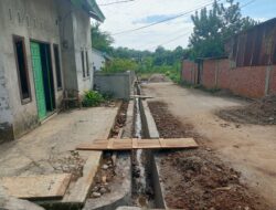 Diduga Kurangi Volume, Pembangunan Drainase di Lubuk Linggau Timur 1 Jadi Sorotan