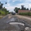 Jalan Rusak Parah di Kelurahan Siring Agung Diduga Akibat Truk Pengangkut Barang Bekas