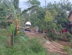 Ratusan Juta untuk Pembangunan Jalan di RT 08 Kelurahan Sukajadi, Namun Warga Pertanyakan Transparansi