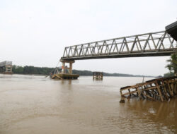 Jembatan Sungai Lalan Mangkrak, Pemerintah Dikecam: “Rakyat Butuh Aksi, Bukan Janji Kosong
