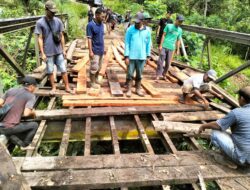 Wujud Guyub Rukun, Tiga Desa di Rejang Lebong Gotong Royong Perbaiki Jembatan Secara Swadaya