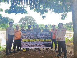 Waspada Banjir, Tim Satgas Gabungan Cek Debit Air Sungai Musi di Sanga Desa