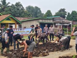 Wujud Program ‘Belida’ Kapolda Sumsel, Polres Musi Rawas Bersama Tokoh Masyarakat Gelar Perbaikan Jalan Swadaya
