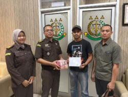 Kejari Lubuk Linggau Terima Uang Denda 200 Juta dari Terpidana Supriyono Kasus APAR Muratara