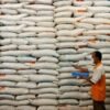 DUGAAN PEMOTONGAN BANTUAN BERAS DI DESA C NAWANGSASI: HAK KPM DIBATASI, KEPALA DESA DALIHKAN HASIL KESEPAKATAN