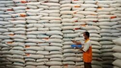 DUGAAN PEMOTONGAN BANTUAN BERAS DI DESA C NAWANGSASI: HAK KPM DIBATASI, KEPALA DESA DALIHKAN HASIL KESEPAKATAN